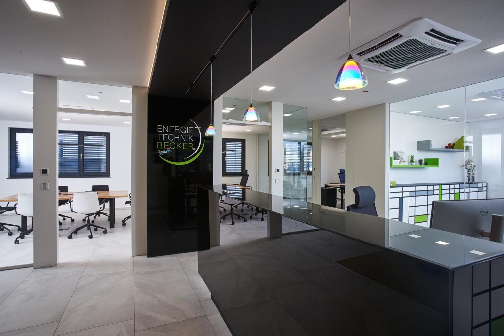 Eingangsbereich Innenansicht Sekretariat Energietechnik Becker GmbH