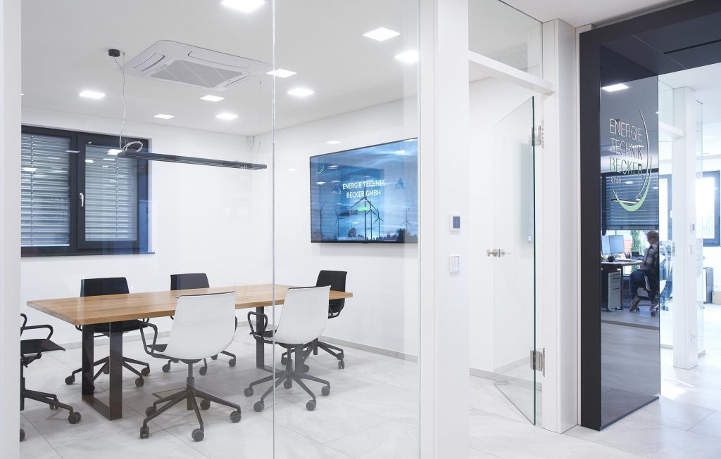 Konferenzraum Innenansicht Energietechnik Becker GmbH